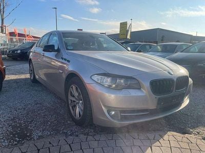 Gebraucht BMW 523 204 PS (150 kW) 2010 Gold Limousine