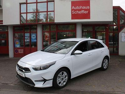 Gebraucht Kia Ceed 120 PS (88 kW) 2024 Casaweiß Kleinwagen