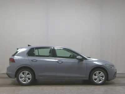 Brugt VW Golf VIII Life 150 HK (110 kW) 2023 Grå Sedan
