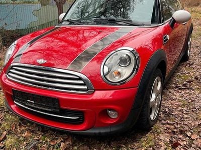 Rot Gebraucht 2011 Mini Cooper Kleinwagen | 5.000 € (Etwas zu teuer)