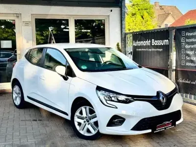 Gebraucht Renault Clio V Business 67 PS (49 kW) 2021 Weiß Limousine
