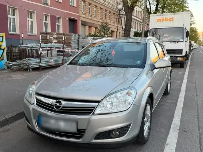 Gebraucht Opel Astra 125 PS (91 kW) 2009 Gold Kombi