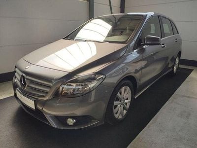 Gebraucht Mercedes B180 122 PS (89 kW) 2013 Grau Van / Kleinbus