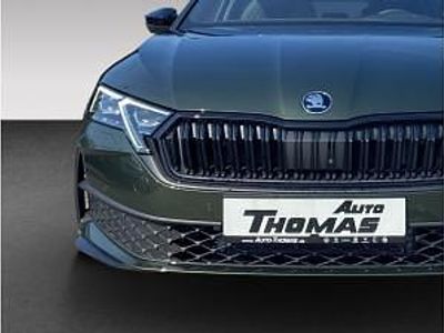 Neu Skoda Octavia SportLine 150 PS (110 kW) 2026 Grün Kombi