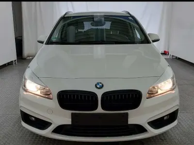 Gebraucht BMW 218 Active Tourer Sport Line 150 PS (110 kW) 2015 Weiß Van / Kleinbus
