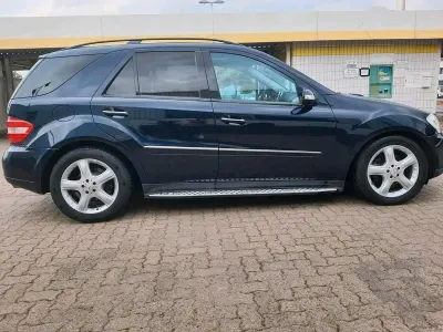 Gebraucht Mercedes ML320 224 PS (164 kW) 2007 Blau SUV