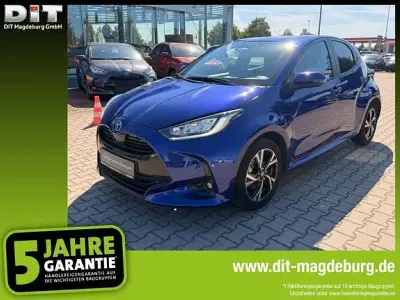 Gebraucht Toyota Yaris Comfort 116 PS (85 kW) 2024 Juniper blue metallic Kleinwagen