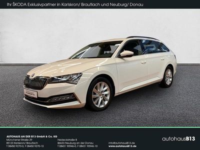 Candy weiss (weiß) Gebraucht 2020 Skoda Superb Kombi | 19.990 €