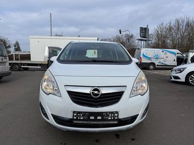 Weiß Gebraucht 2013 Opel Meriva Active Van / Kleinbus | 2.690 € (Fairer Preis)