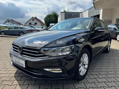 Gebraucht VW Passat Business 150 PS (110 kW) 2023 Deep black Kombi
