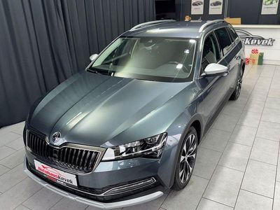 Grau Gebraucht 2021 Skoda Superb Scout 4x4 Kombi | 26.999 € (Fairer Preis)