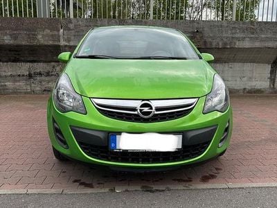 Begagnad Opel Corsa Selection 69 HK (50 kW) 2014 Grön Halvkombi