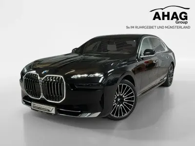 Gebraucht BMW 740 Executive 299 PS (219 kW) 2025 Schwarz Limousine