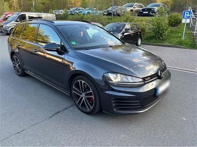 Second-hand VW Golf VII GTD 184 CP (135 kW) 2015 Gri Break