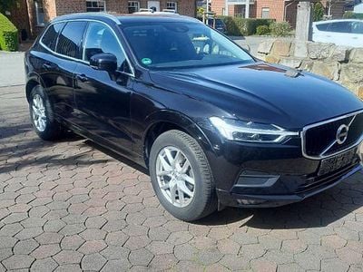 Używany Volvo XC60 Momentum 190 KM (139 kW) 2020 Czarny SUV