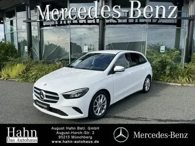 Gebraucht Mercedes B200 Progressive 163 PS (119 kW) 2019 Weiß Kleinwagen
