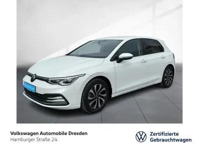 Gebraucht VW Golf VIII Active 150 PS (110 kW) 2022 Oryxweiß perlmutteffekt Limousine