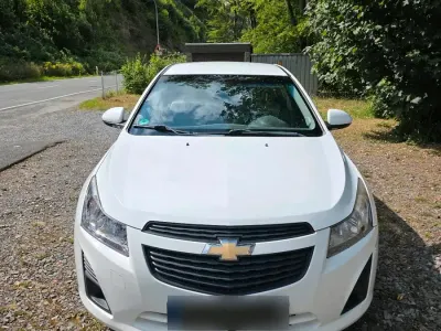 Gebraucht Chevrolet Cruze 124 PS (91 kW) 2012 Weiß Kleinwagen