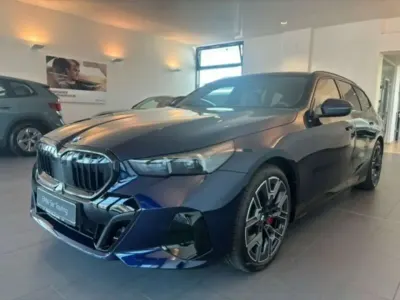 Gebraucht BMW 540 M Sport 303 PS (222 kW) 2026 Blau Kombi