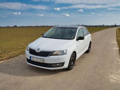 Gebraucht Skoda Rapid 90 PS (66 kW) 2015 Weiß Kleinwagen
