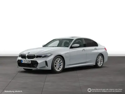 Gebraucht BMW 330e M Sport 292 PS (214 kW) 2025 Grau Limousine