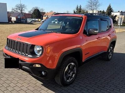Begagnad Jeep Renegade Trailhawk 170 HK (125 kW) 2015 Orange SUV