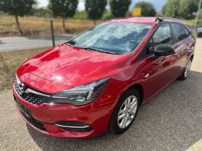 Gebraucht Opel Astra Business Edition 105 PS (77 kW) 2021 Rot Limousine