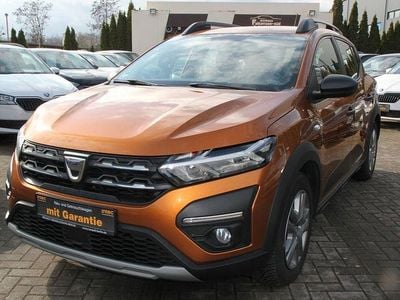 Gebraucht Dacia Sandero Essentiel 101 PS (74 kW) 2021 Orange Limousine