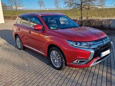 Gebraucht Mitsubishi Outlander P-HEV Diamant Edition 224 PS (164 kW) 2020 Rot SUV