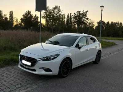 Gebraucht Mazda 3 Center-Line 120 PS (88 kW) 2018 Weiß Kleinwagen