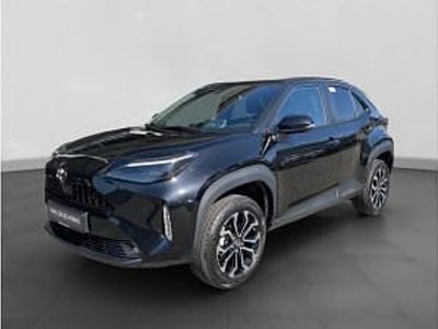 Neu Toyota Yaris Cross Team 130 PS (95 kW) 2025 Grau (marlingrau) SUV