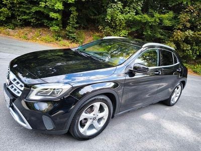 Gebraucht Mercedes GLA180 122 PS (89 kW) 2019 Schwarz SUV