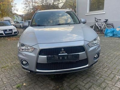 gebraucht Mitsubishi Outlander Intense 4WD