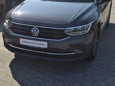 Gebraucht VW Tiguan Active 150 PS (110 kW) 2022 Delfingrau metallic (metallic) SUV