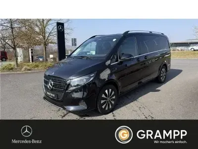 Begagnad Mercedes V300 Avantgarde 237 HK (174 kW) 2025 Svart Minibuss