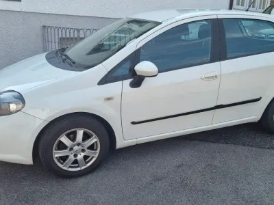 Gebraucht Fiat Punto Evo 77 PS (56 kW) 2011 Weiß Kleinwagen
