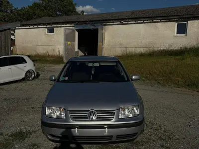 Gebraucht VW Bora 75 PS (55 kW) 2002 Silber Limousine
