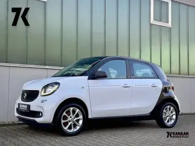 Używany Smart ForFour Passion 71 KM (52 kW) 2019 Biały Hatchback