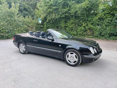 Gebraucht Mercedes CLK200 136 PS (100 kW) 1999 Schwarz Cabrio
