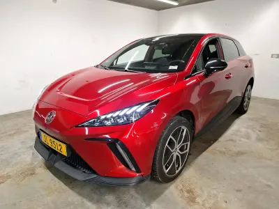 Gebraucht MG MG4 EV Trophy 180 kW (245 PS) 2024 Rot (diamond red + black roof) Kleinwagen