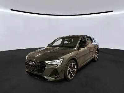 Gebraucht Audi e-tron S-Line 300 kW (408 PS) 2022 Daytonagrau perleffekt SUV