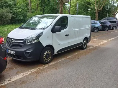 Gebraucht Opel Vivaro 118 PS (86 kW) 2018 Weiß Van / Kleinbus