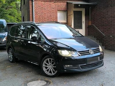 Second-hand VW Sharan 170 CP (125 kW) 2011 Negru Monovolum