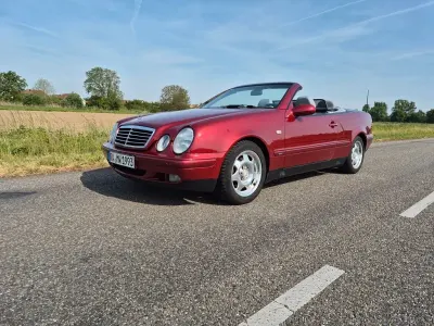 Używany Mercedes CLK200 136 KM (100 kW) 1999 Czerwony Kabriolet