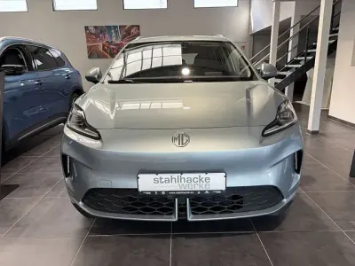 Neu MG MG4 EV Comfort 110 kW (150 PS) 2026 Stone green Kleinwagen