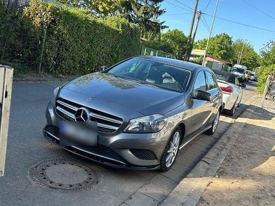 Begagnad Mercedes A200 Style 156 HK (114 kW) 2013 Silver Sedan