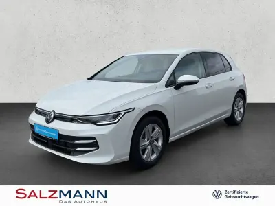 Gebraucht VW Golf VIII Life 150 PS (110 kW) 2025 Weiß Limousine