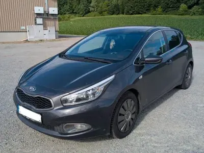 Gebraucht Kia Ceed DREAM-TEAM Edition 136 PS (100 kW) 2015 Grau Kleinwagen