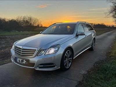 Silber Gebraucht 2011 Mercedes E350 Kombi | 6.500 € (Fairer Preis)