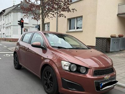 Gebraucht Chevrolet Aveo 86 PS (63 kW) 2012 Rot Kleinwagen